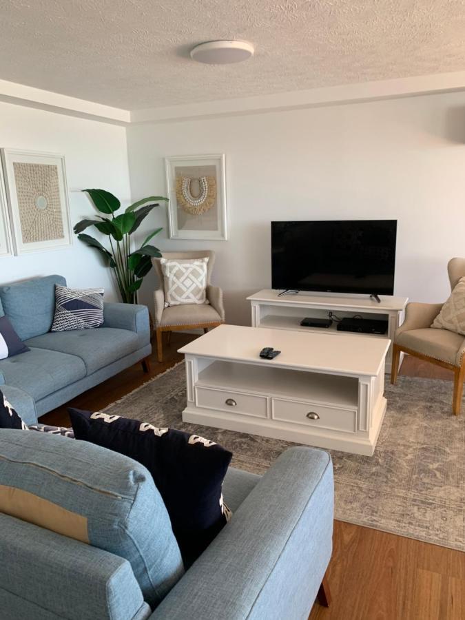 Pacific Regis Beachfront Holiday Apartments Gold Coast Bagian luar foto