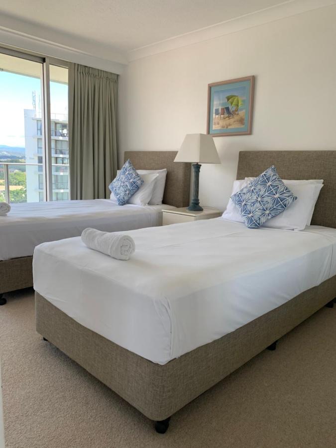 Pacific Regis Beachfront Holiday Apartments Gold Coast Bagian luar foto