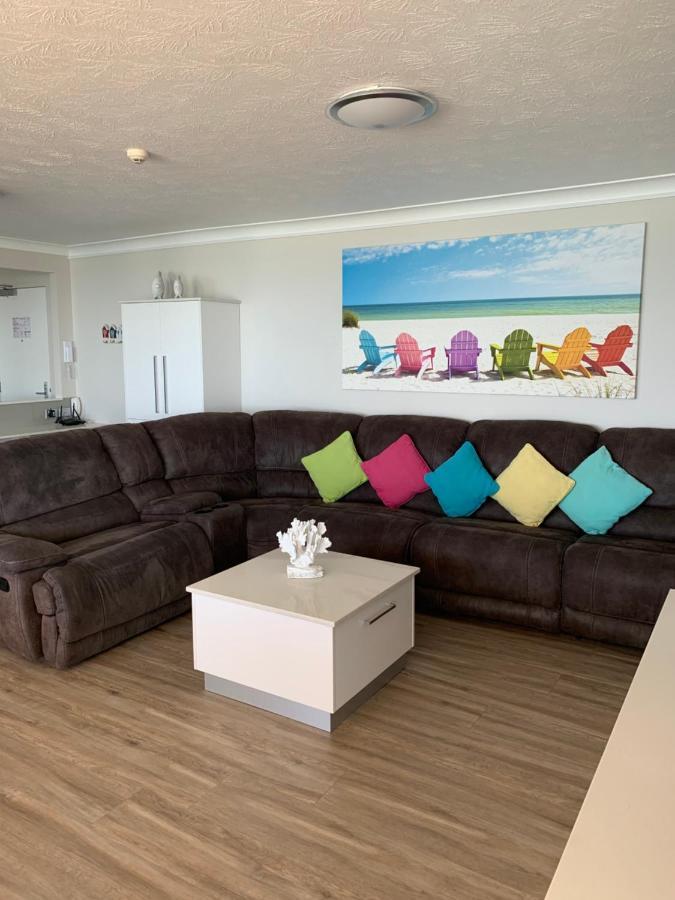 Pacific Regis Beachfront Holiday Apartments Gold Coast Bagian luar foto