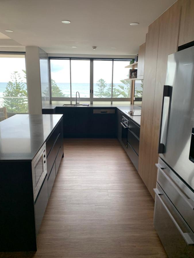 Pacific Regis Beachfront Holiday Apartments Gold Coast Bagian luar foto