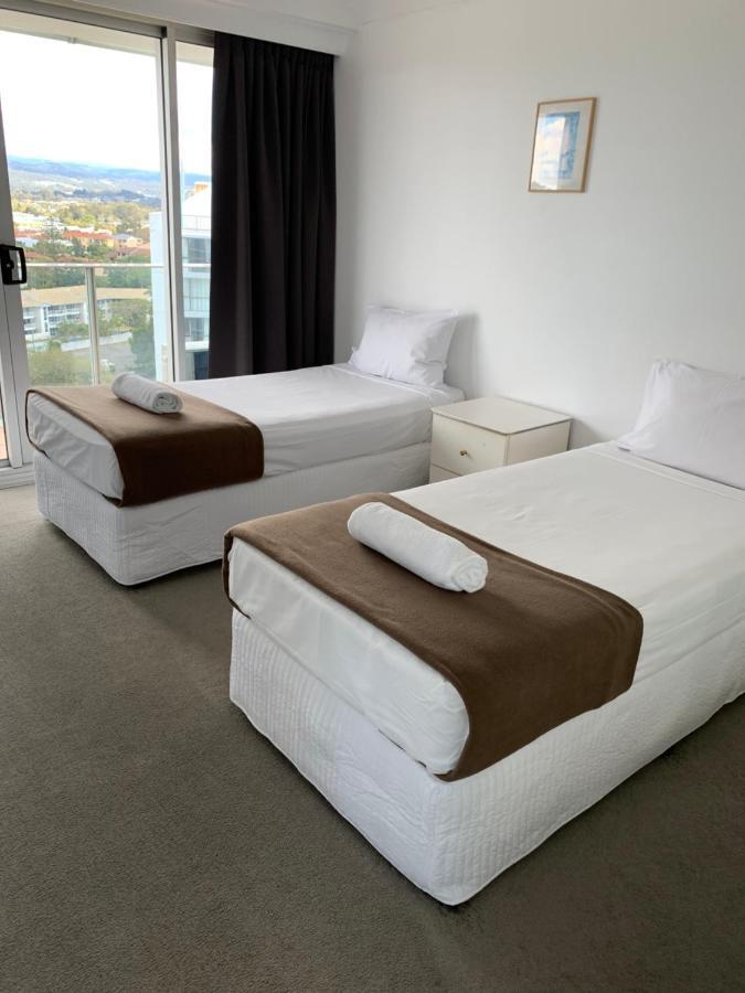 Pacific Regis Beachfront Holiday Apartments Gold Coast Bagian luar foto