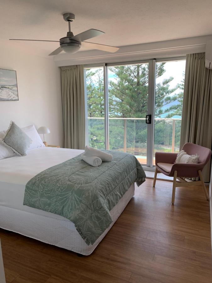 Pacific Regis Beachfront Holiday Apartments Gold Coast Bagian luar foto