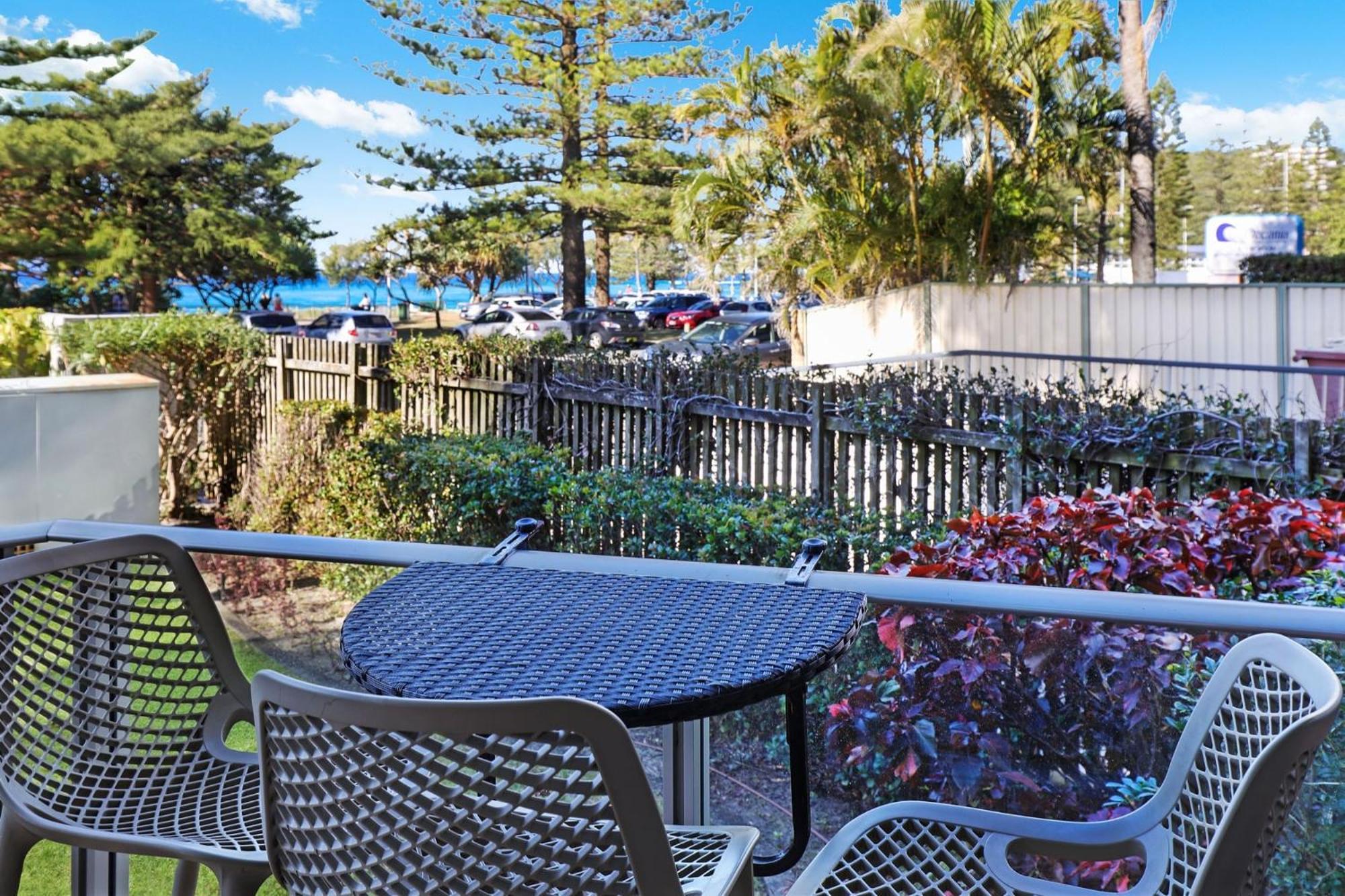Pacific Regis Beachfront Holiday Apartments Gold Coast Bagian luar foto