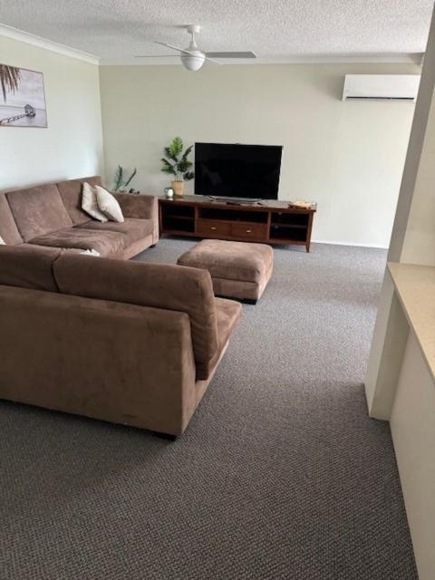 Pacific Regis Beachfront Holiday Apartments Gold Coast Bagian luar foto