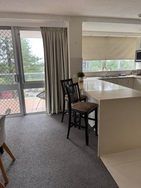 Pacific Regis Beachfront Holiday Apartments Gold Coast Bagian luar foto