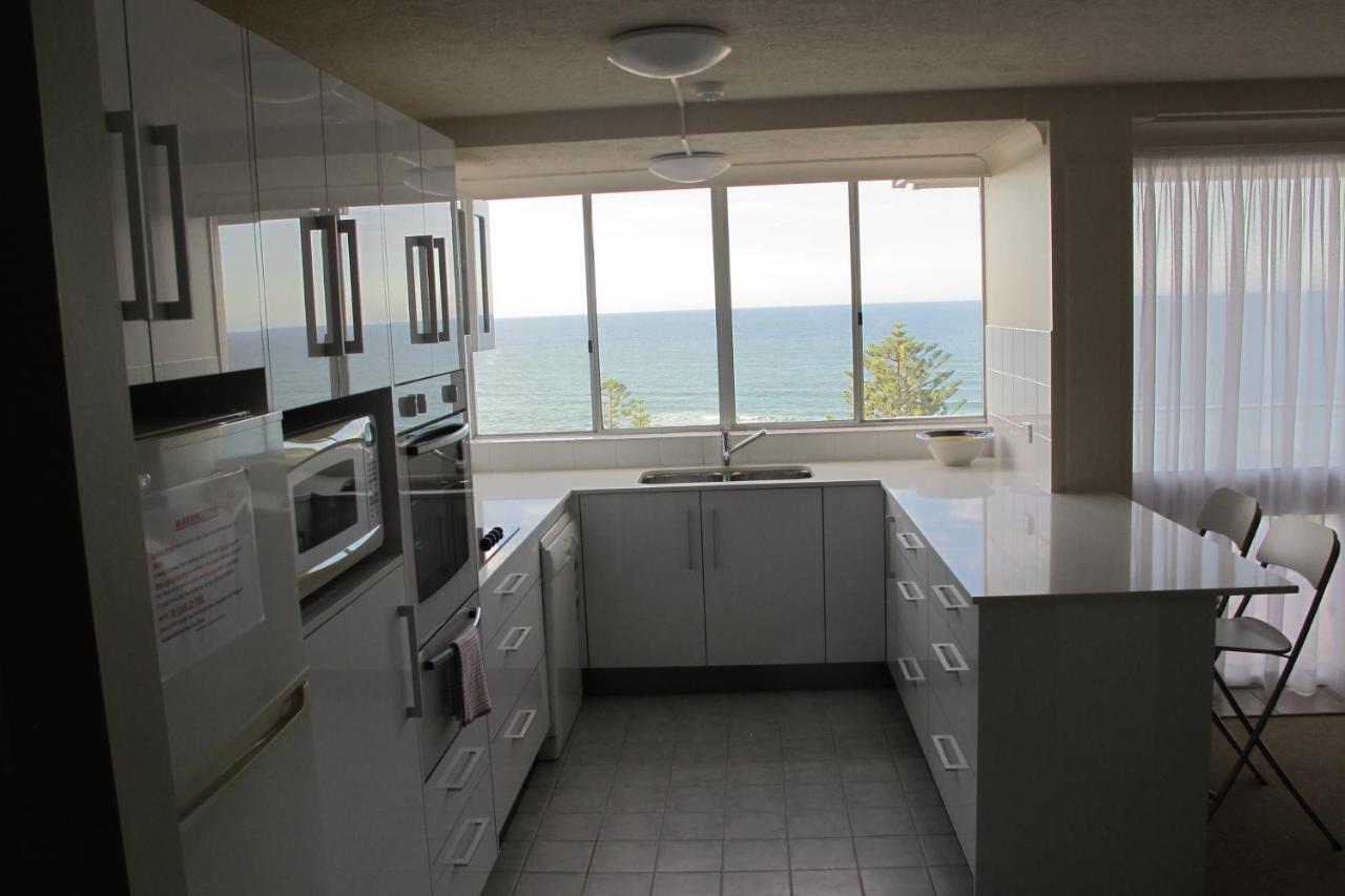 Pacific Regis Beachfront Holiday Apartments Gold Coast Bagian luar foto