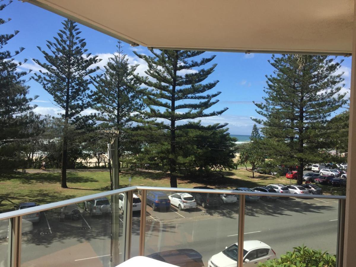 Pacific Regis Beachfront Holiday Apartments Gold Coast Bagian luar foto